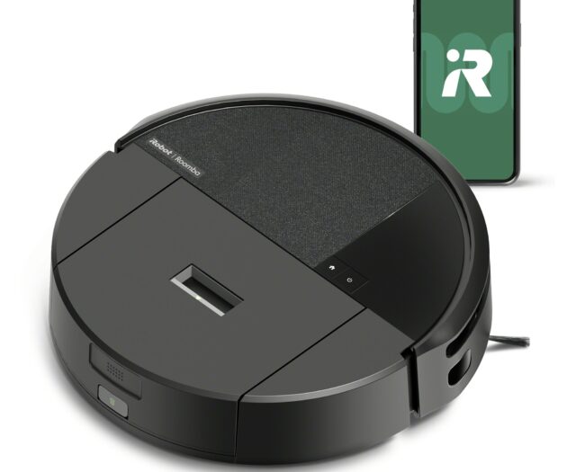 Roomba 205 DustCompactor Combo Hero image white background
