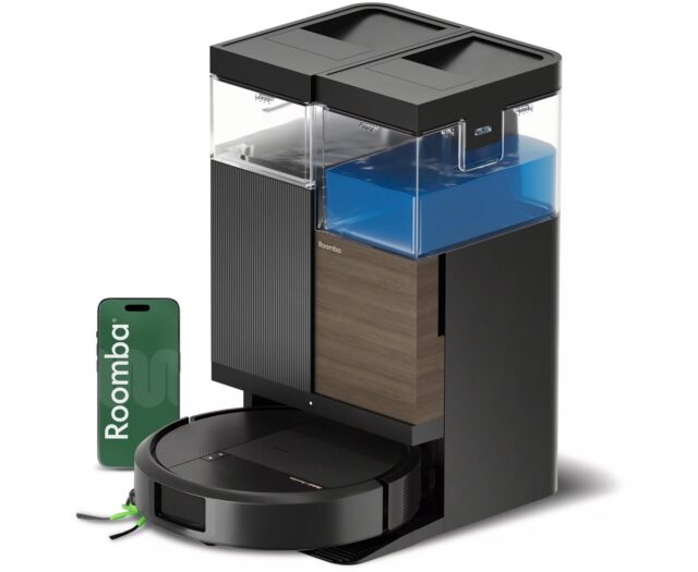 Roomba&reg; Plus 575 Combo Robot + AutoWash&trade; dock
